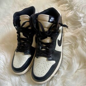 Nike Air High Top Dunks MOCHA  , size 8 in Women’s , NEW